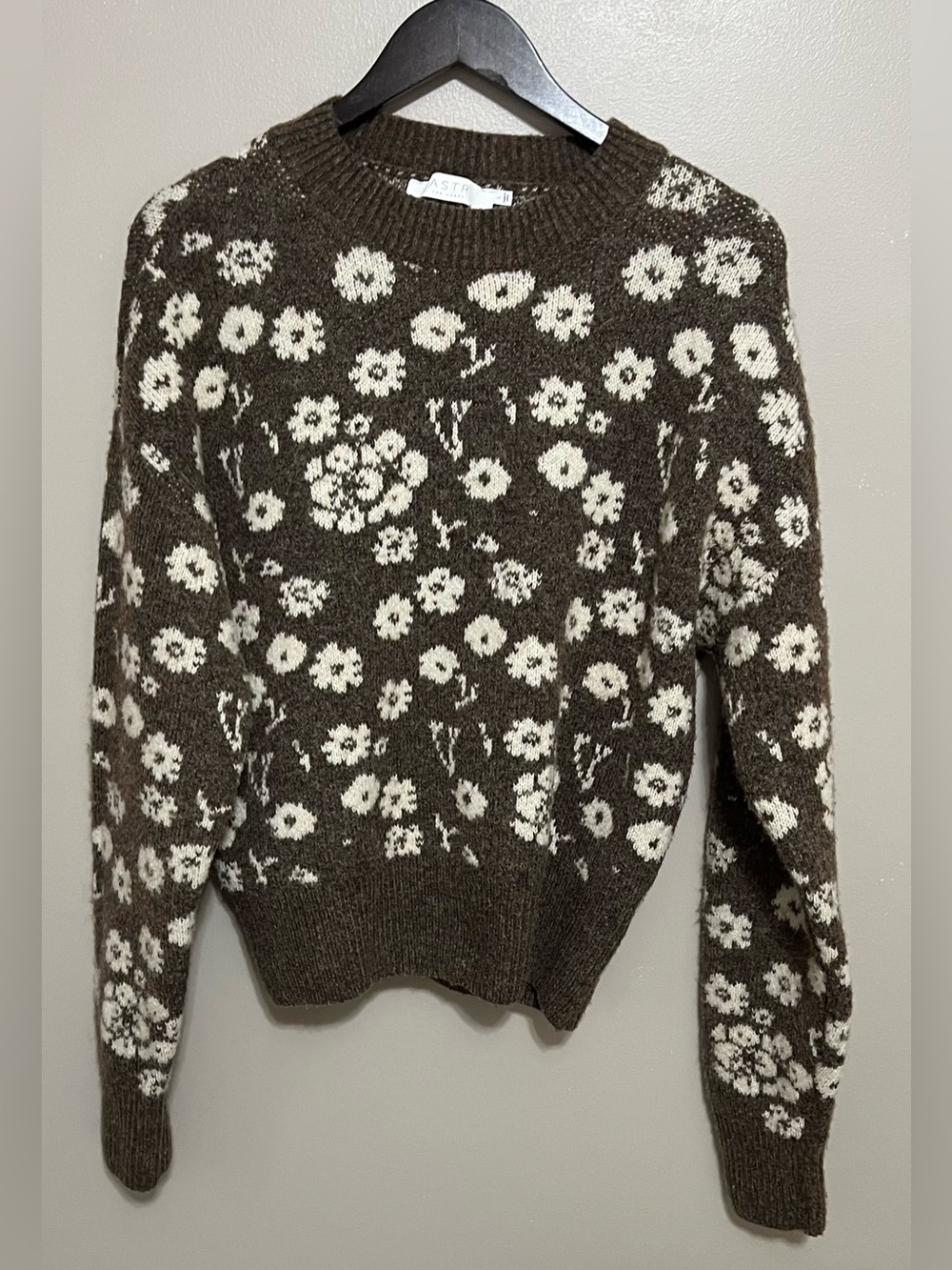 ASTR the LABEL Floral Cropped Sweater Boxy Fit Size Lg
